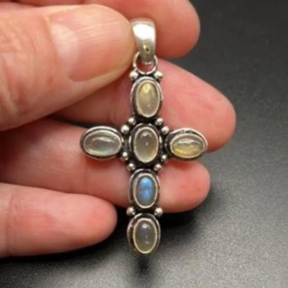 Handcrafted Natural Flashy Labradorite & 925 Silver Cross Pendant - Picture 2 of 4